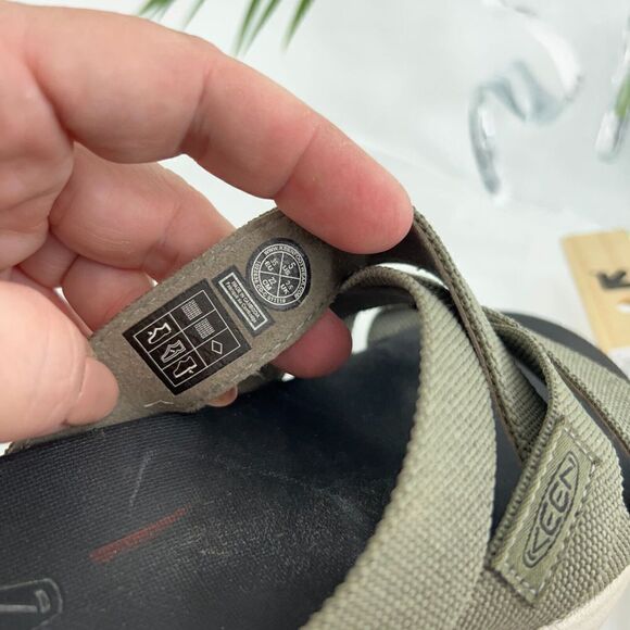 KEEN Women's Size 5 Elle Comfort Slip On Slide Sandals Green Criss Cross Shoes - Picture 11 of 11